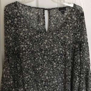 Torrid shirt with bell sleeves